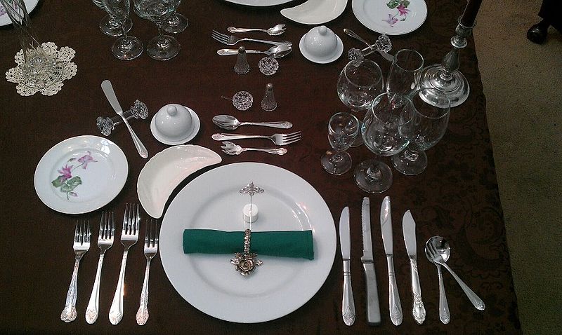 serving table, dinner table