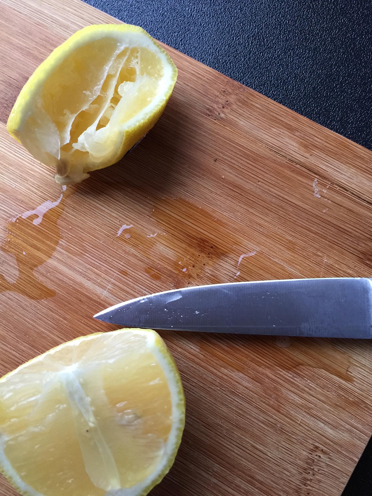 lemon-juice-cutting-board